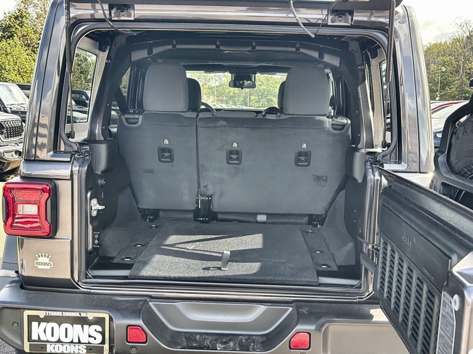 2025 Jeep Wrangler 4-Door Willys - Photo 24