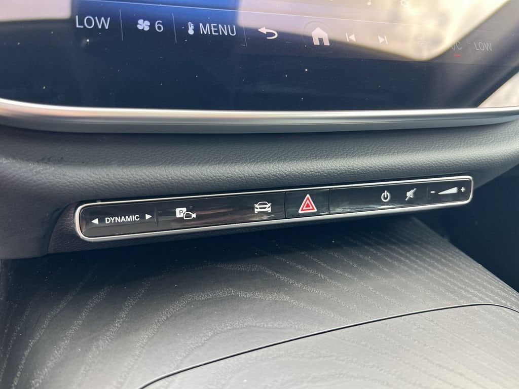 2025 Mercedes-Benz E-Class E450 - Photo 35