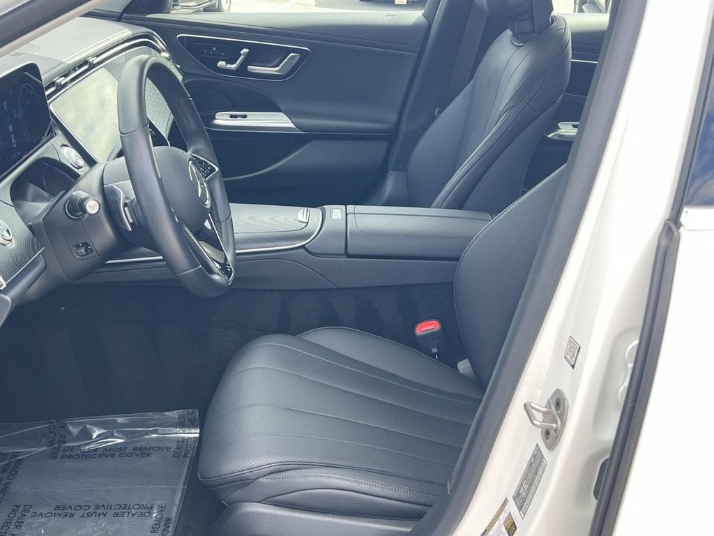 2025 Mercedes-Benz E-Class E450 - Photo 14