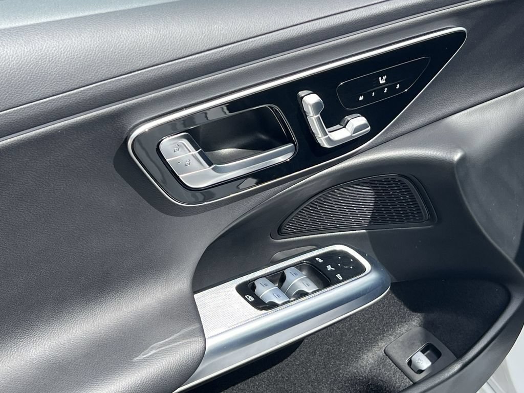 2025 Mercedes-Benz E-Class E450 - Photo 16