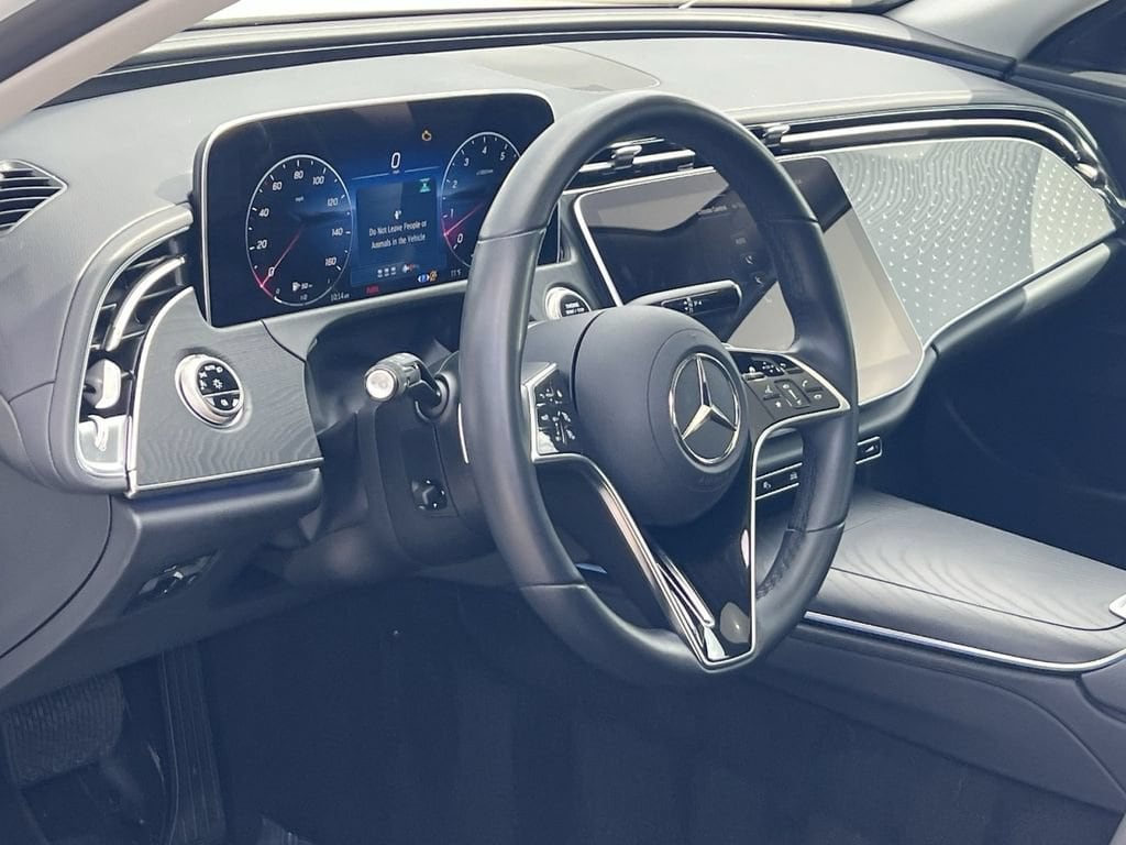 2025 Mercedes-Benz E-Class E450 - Photo 17
