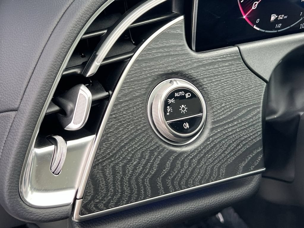 2025 Mercedes-Benz E-Class E450 - Photo 32