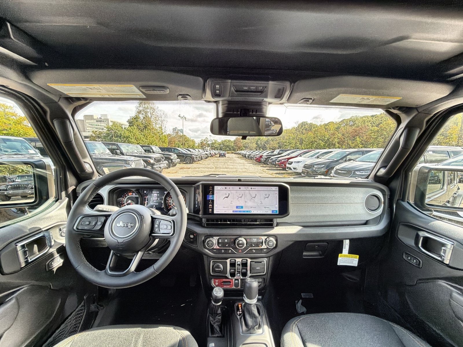 2025 Jeep Wrangler 4-Door Willys - Photo 22