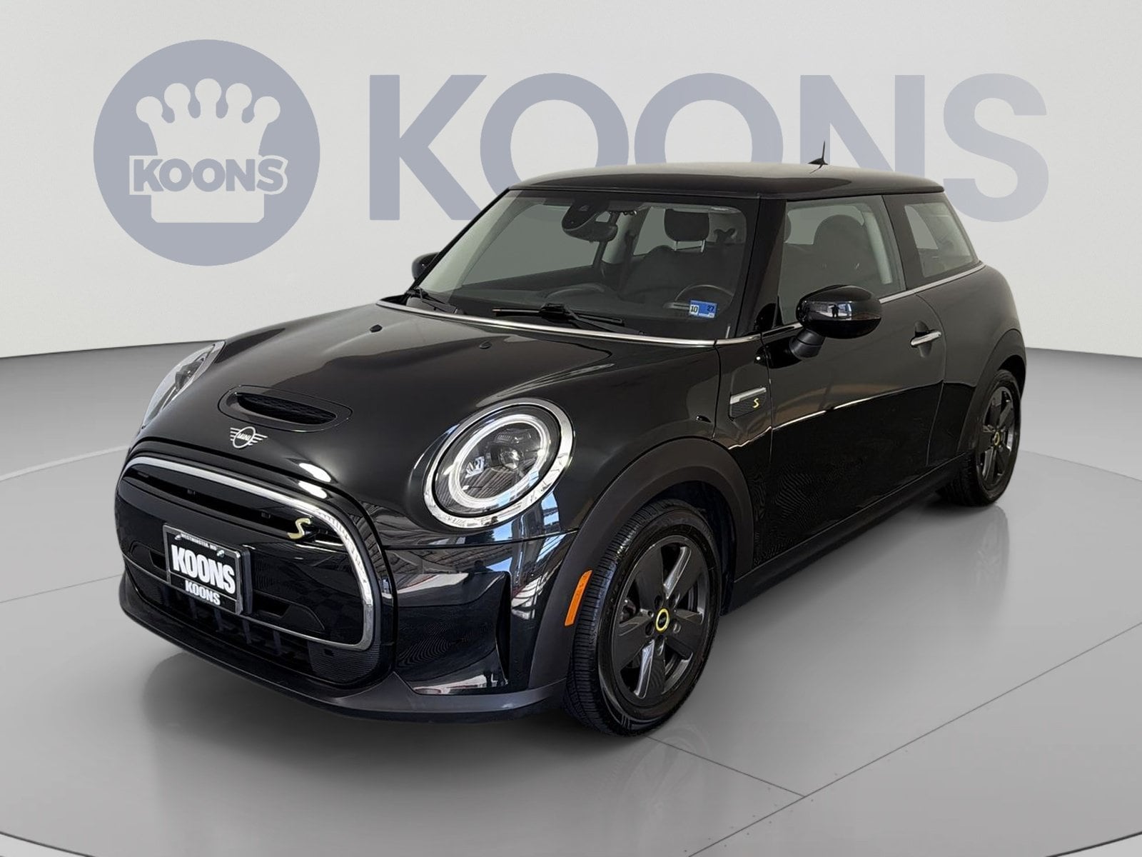 Used 2024 MINI Hardtop 2 Door SE with VIN WMW13DJ07R2V83635 for sale in Vienna, VA