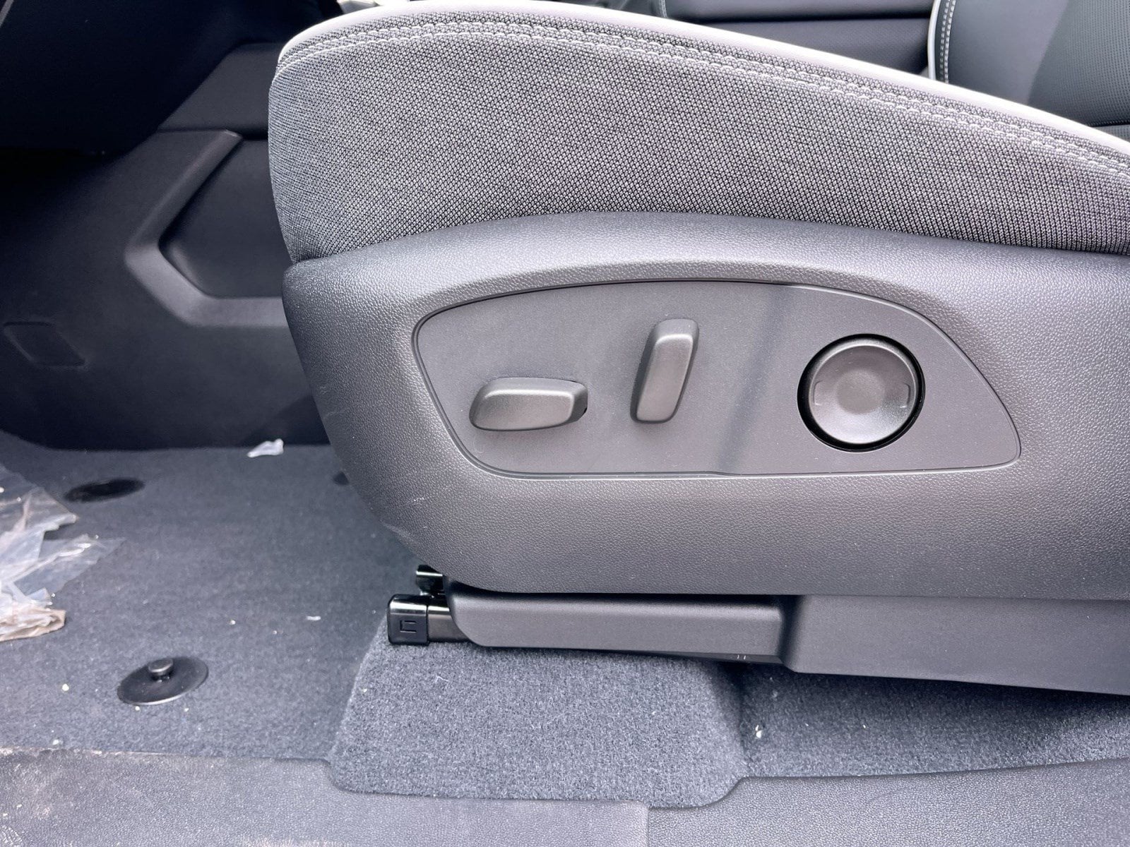 2026 GMC Sierra EV Elevation - Photo 10