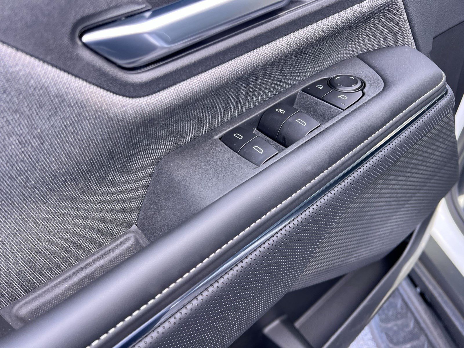 2026 GMC Sierra EV Elevation - Photo 12