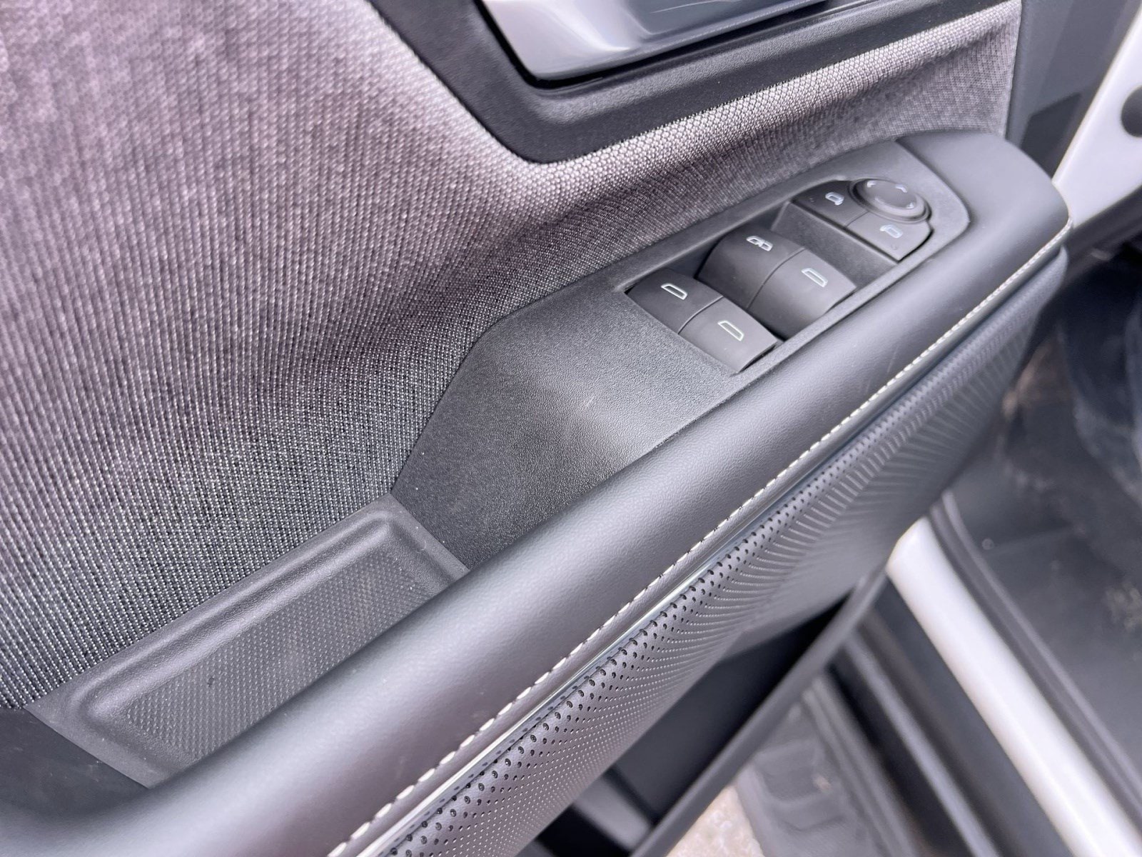 2026 GMC Sierra EV Elevation - Photo 11