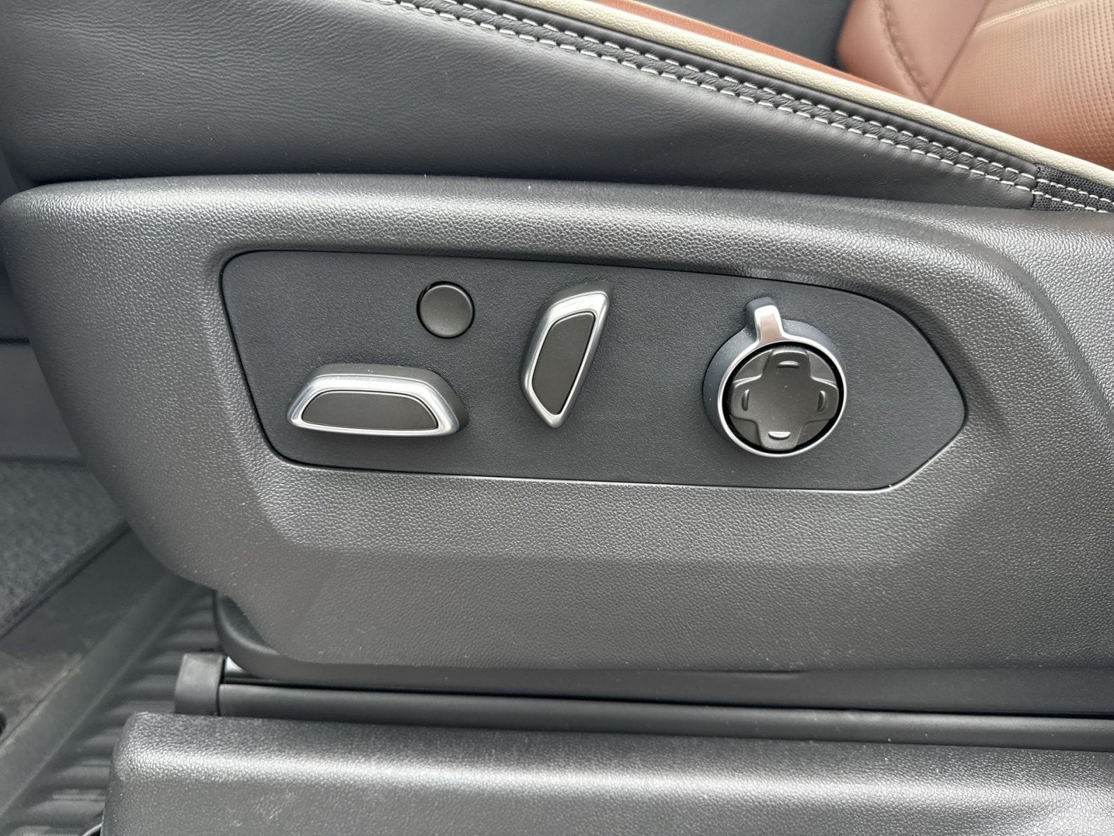 2026 GMC Sierra 2500HD Denali Ultimate - Photo 8