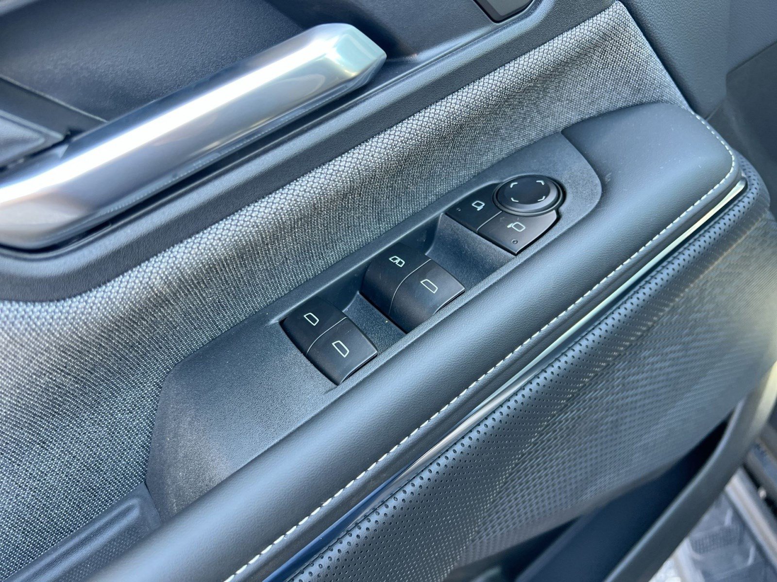 2026 GMC Sierra EV Elevation - Photo 10