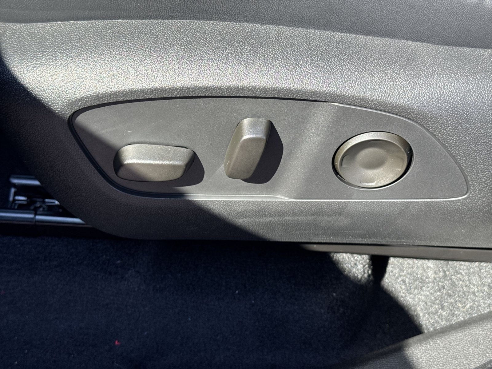 2027 GMC Acadia Denali - Photo 11