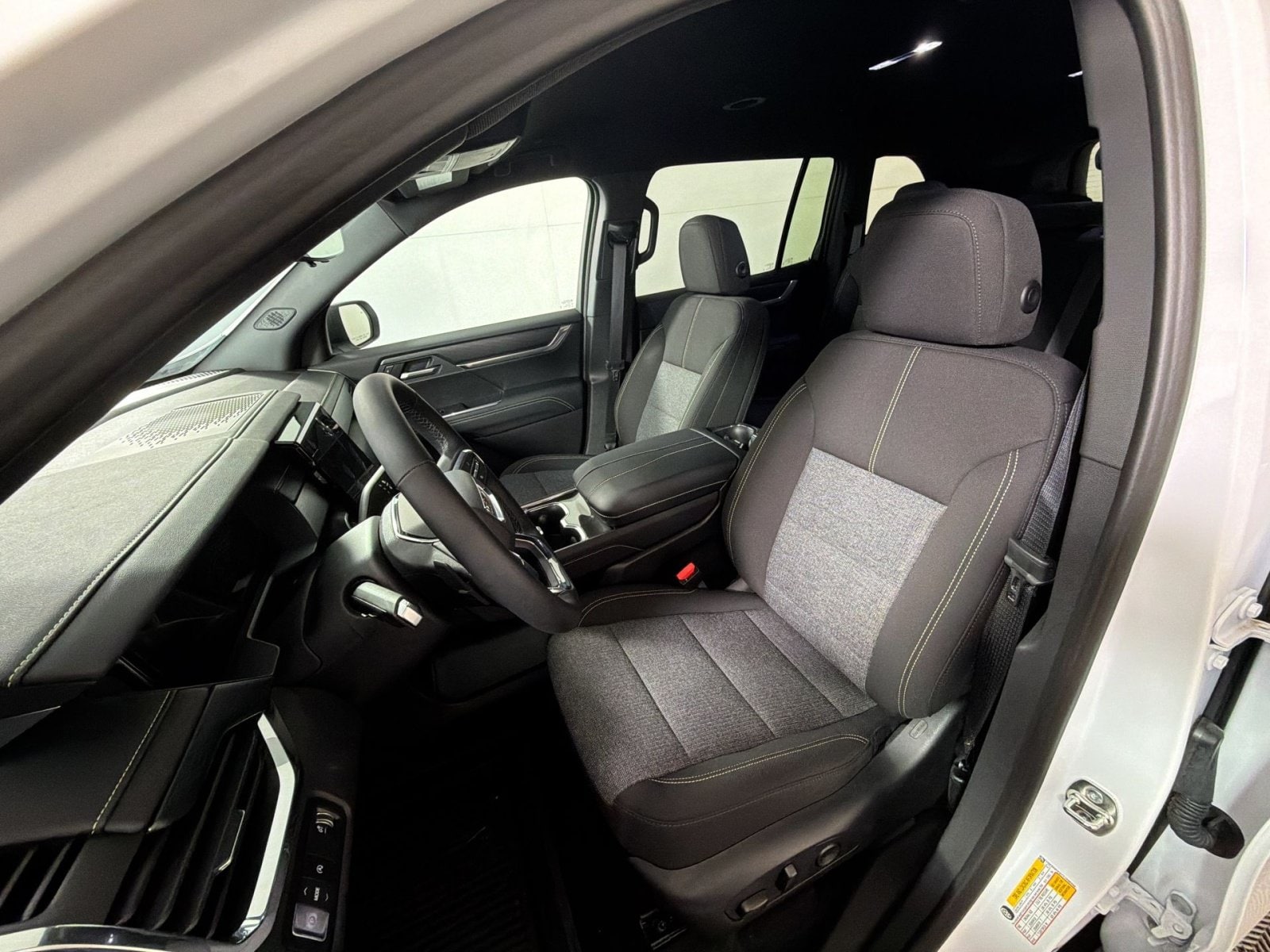 2026 GMC Acadia Elevation - Photo 10