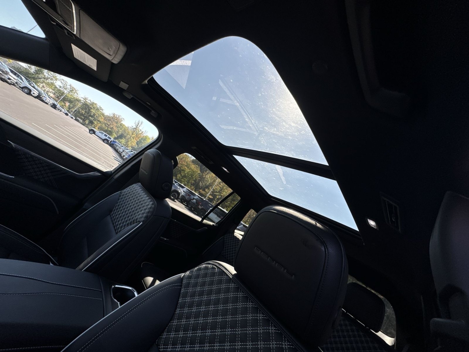 2027 GMC Acadia Denali - Photo 21