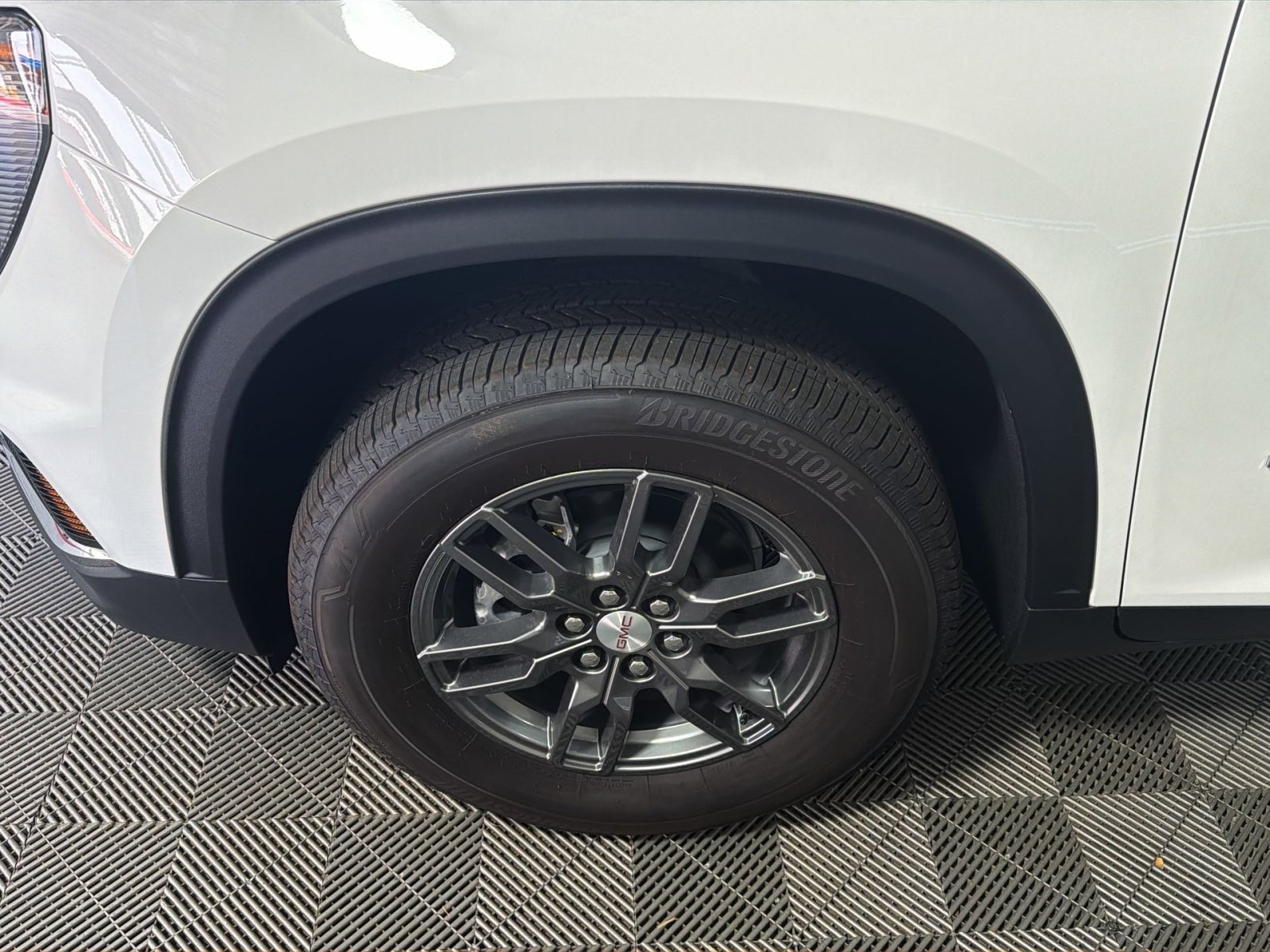 2026 GMC Acadia Elevation - Photo 9
