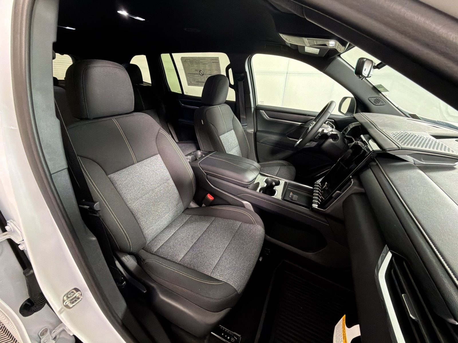 2026 GMC Acadia Elevation - Photo 23