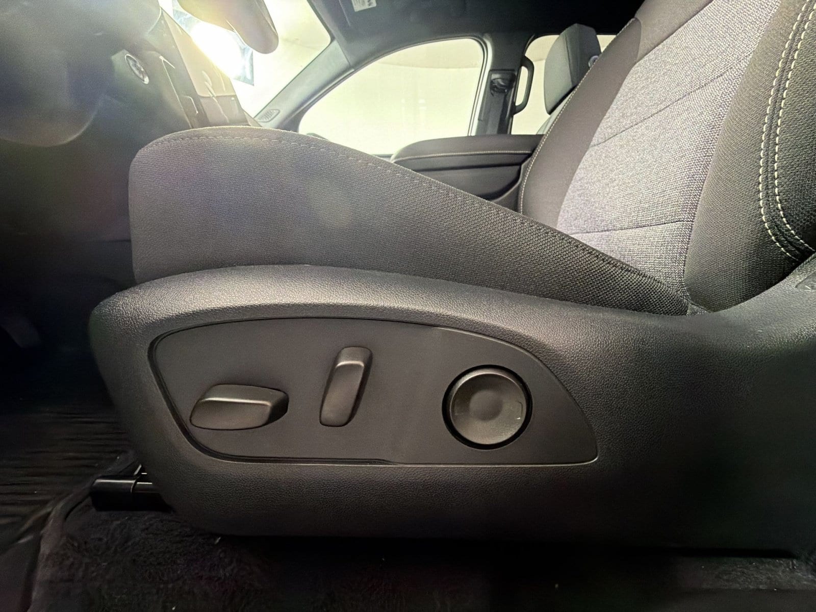 2026 GMC Acadia Elevation - Photo 11