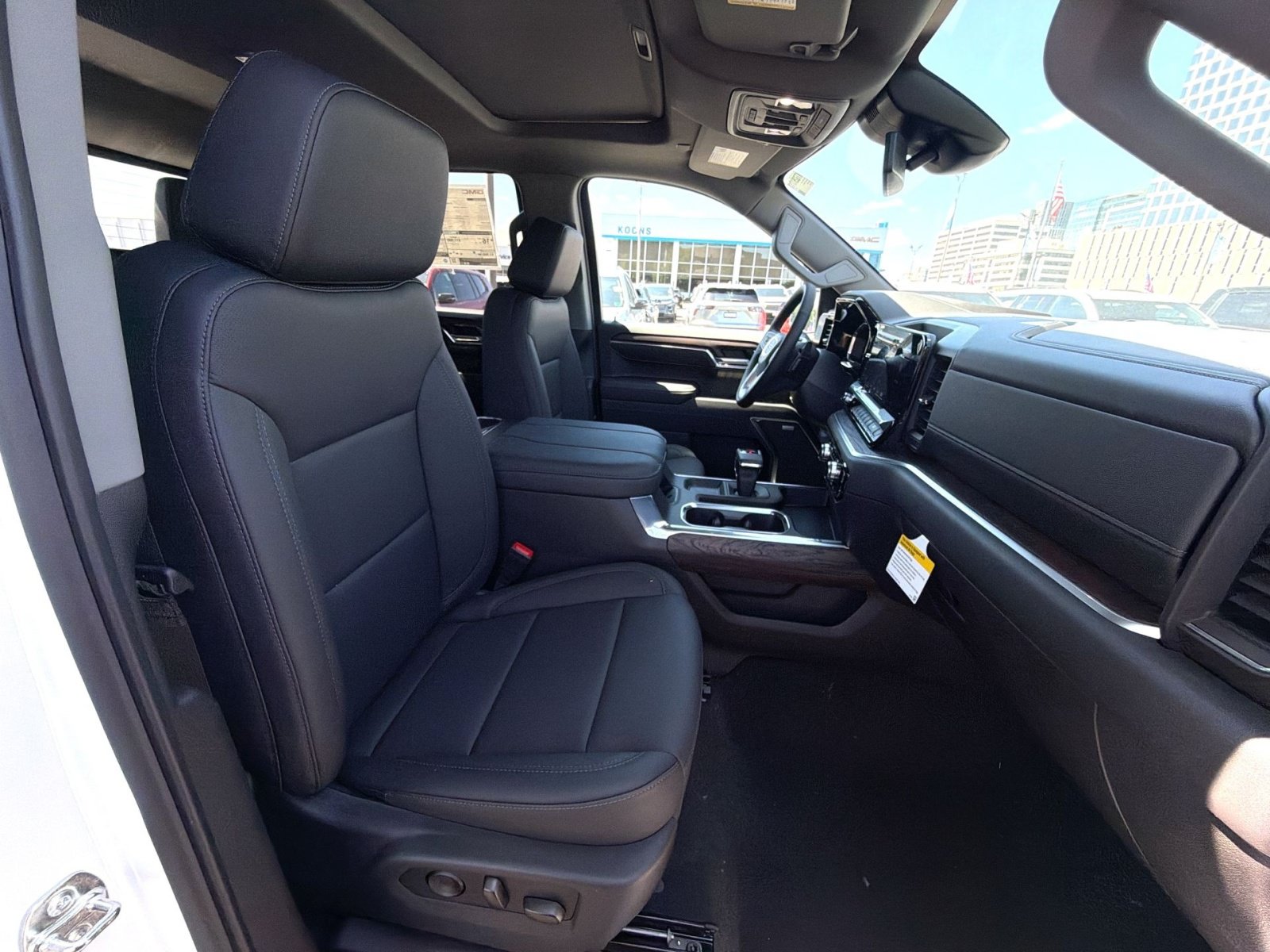 2026 GMC Sierra 1500 SLT - Photo 25