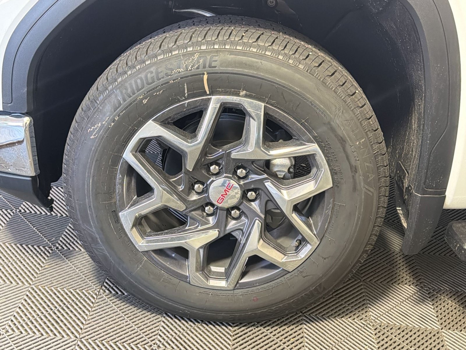 2026 GMC Sierra 1500 SLT - Photo 9