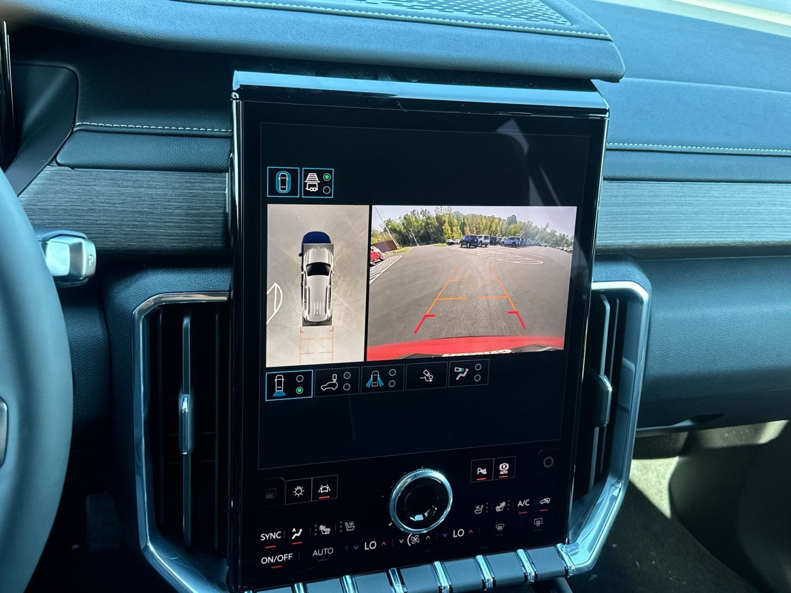 2027 GMC Acadia Denali - Photo 16