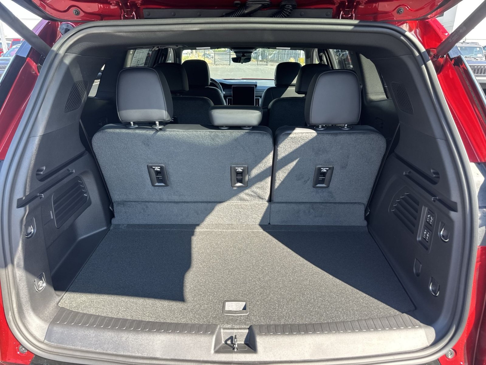 2027 GMC Acadia Denali - Photo 24