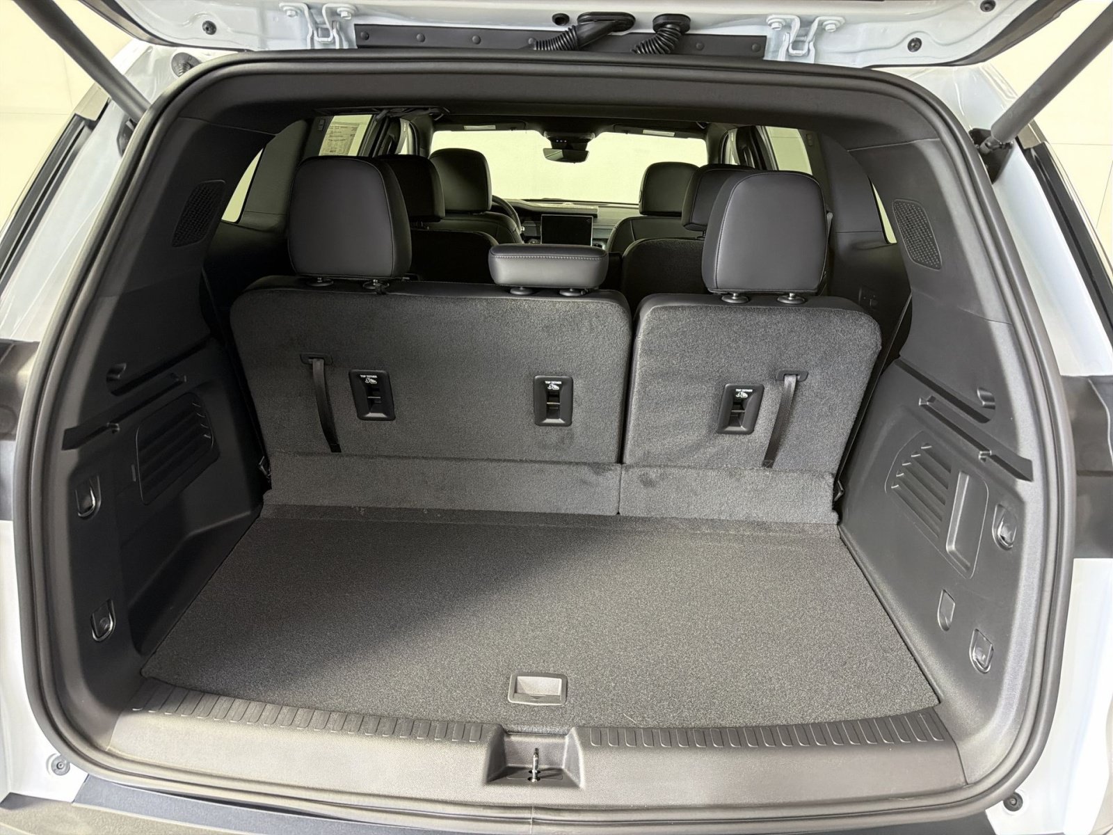 2027 GMC Acadia Elevation - Photo 23