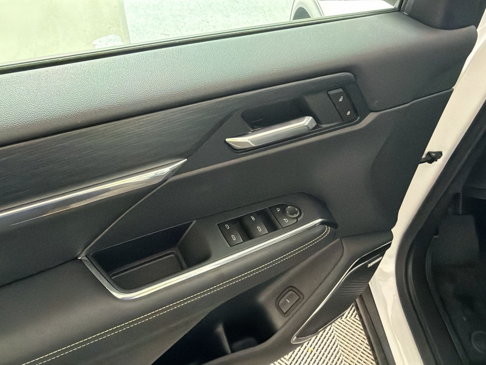 2026 GMC Acadia Elevation - Photo 12