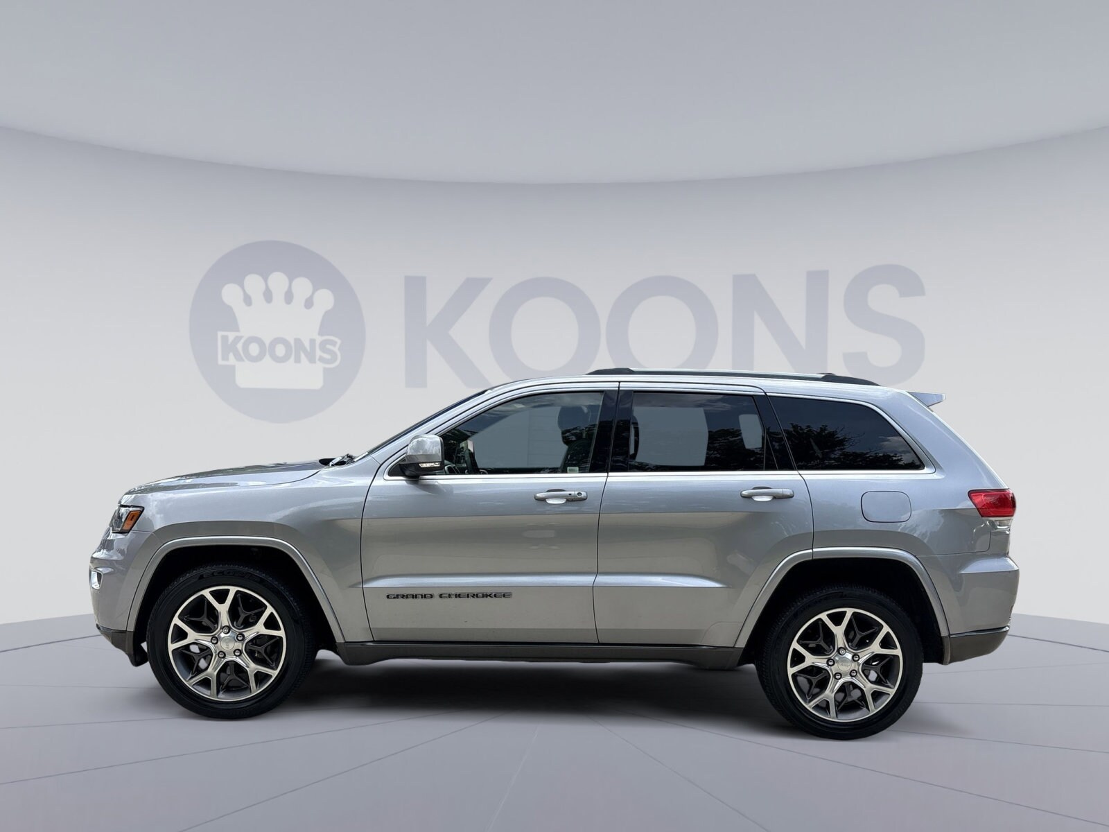 Used 2018 Jeep Grand Cherokee Limited Sterling Edition with VIN 1C4RJFBG4JC367856 for sale in Woodbridge, VA