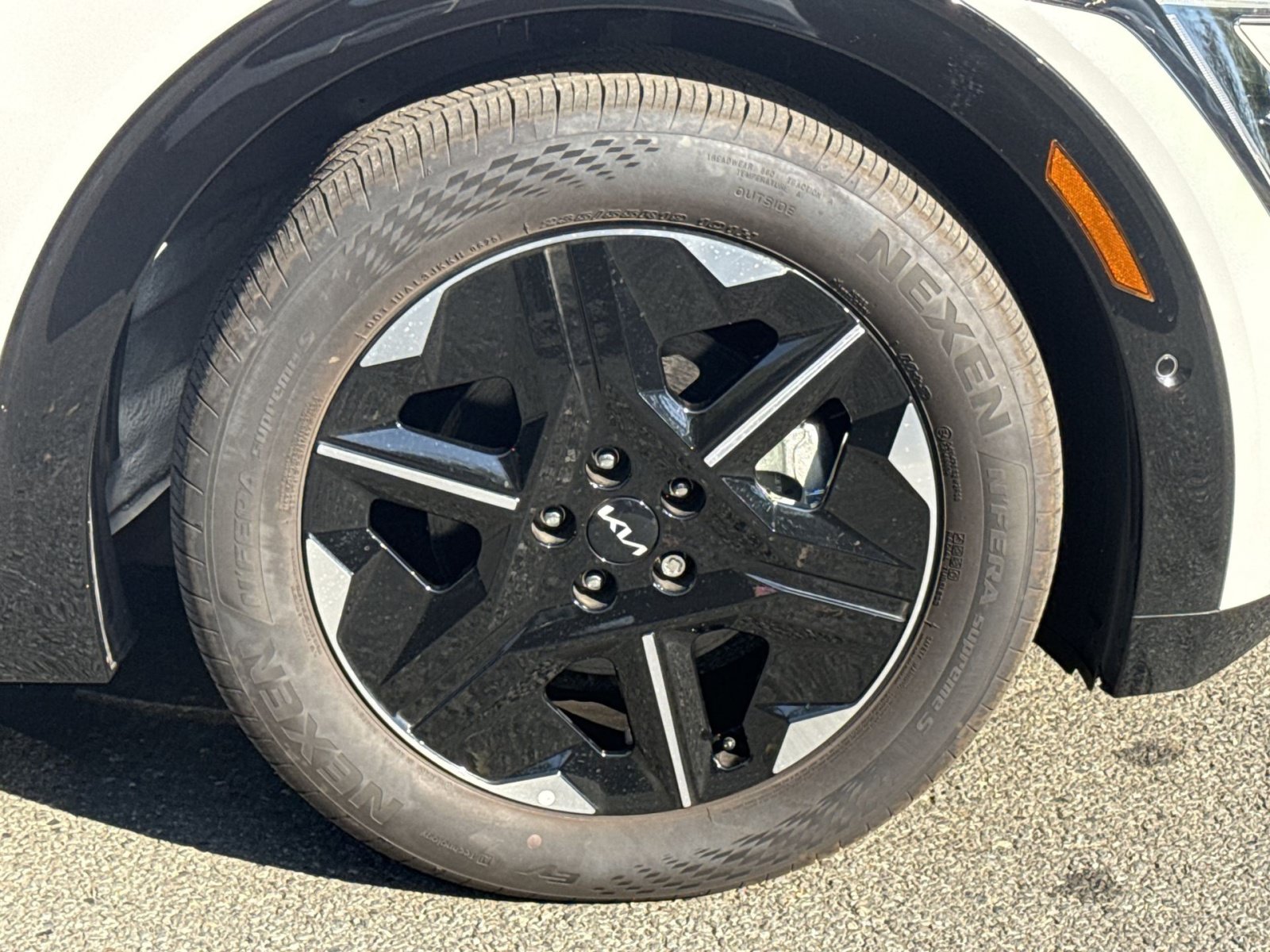 2025 Kia EV6 Wind - Photo 13