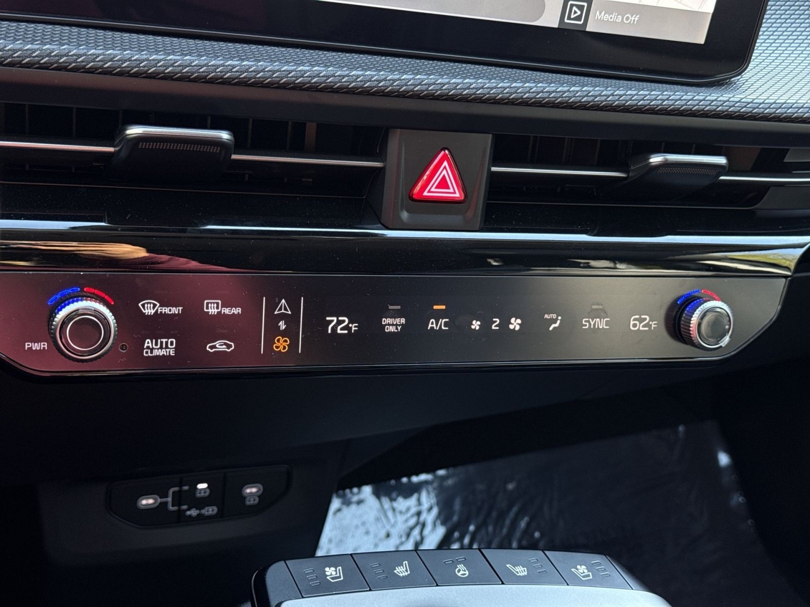 2025 Kia EV6 Wind - Photo 29