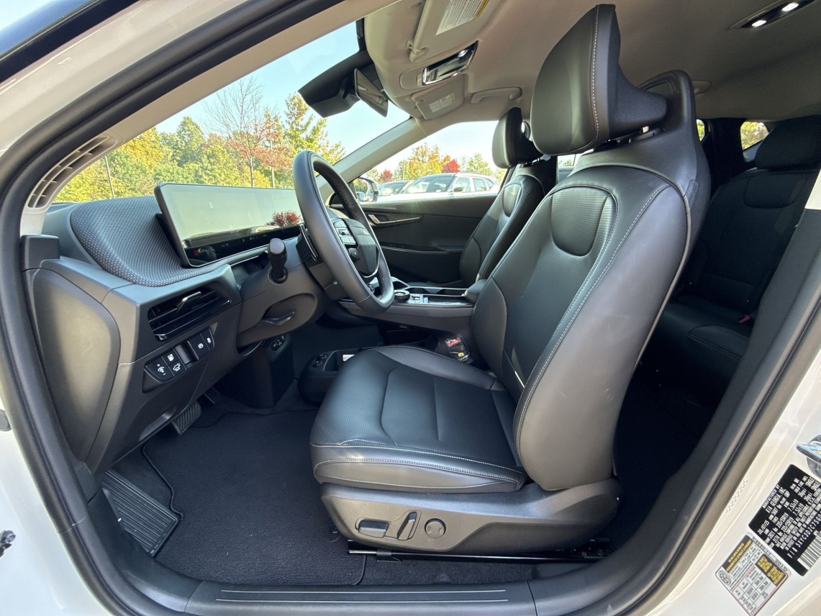 2025 Kia EV6 Wind - Photo 17