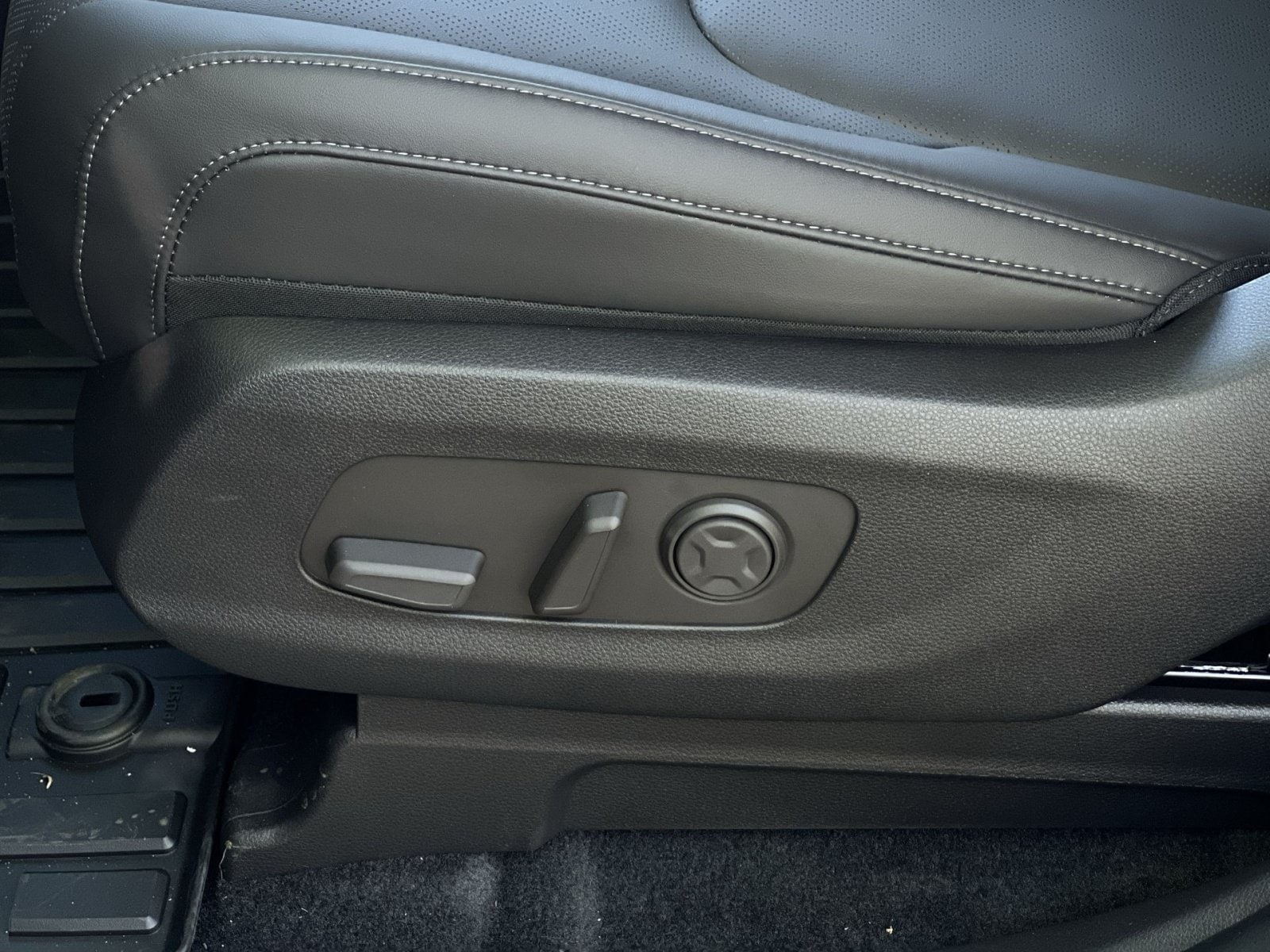 2026 Kia Carnival LXS - Photo 27