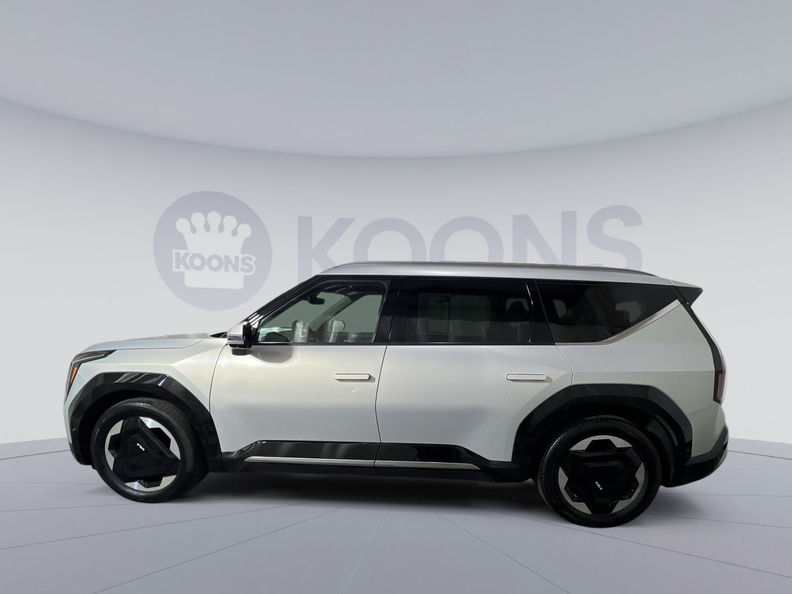 Used 2024 Kia EV9 Land with VIN KNDADFS51R6036780 for sale in Woodbridge, VA