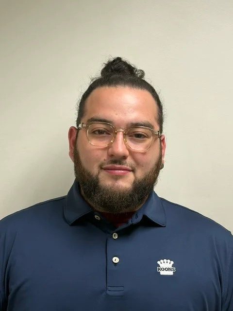 Staff member Kevin Donis from ID_5d872b