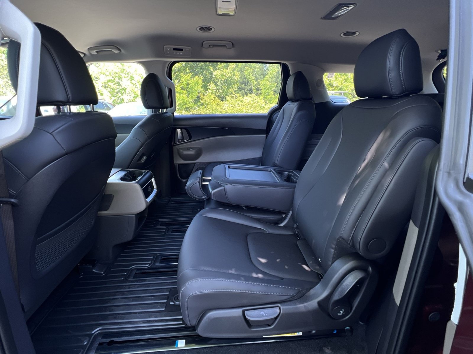 2026 Kia Carnival LXS - Photo 41