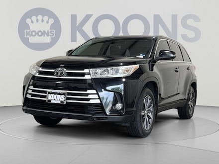 2019 Toyota Highlander SE V6 SUV