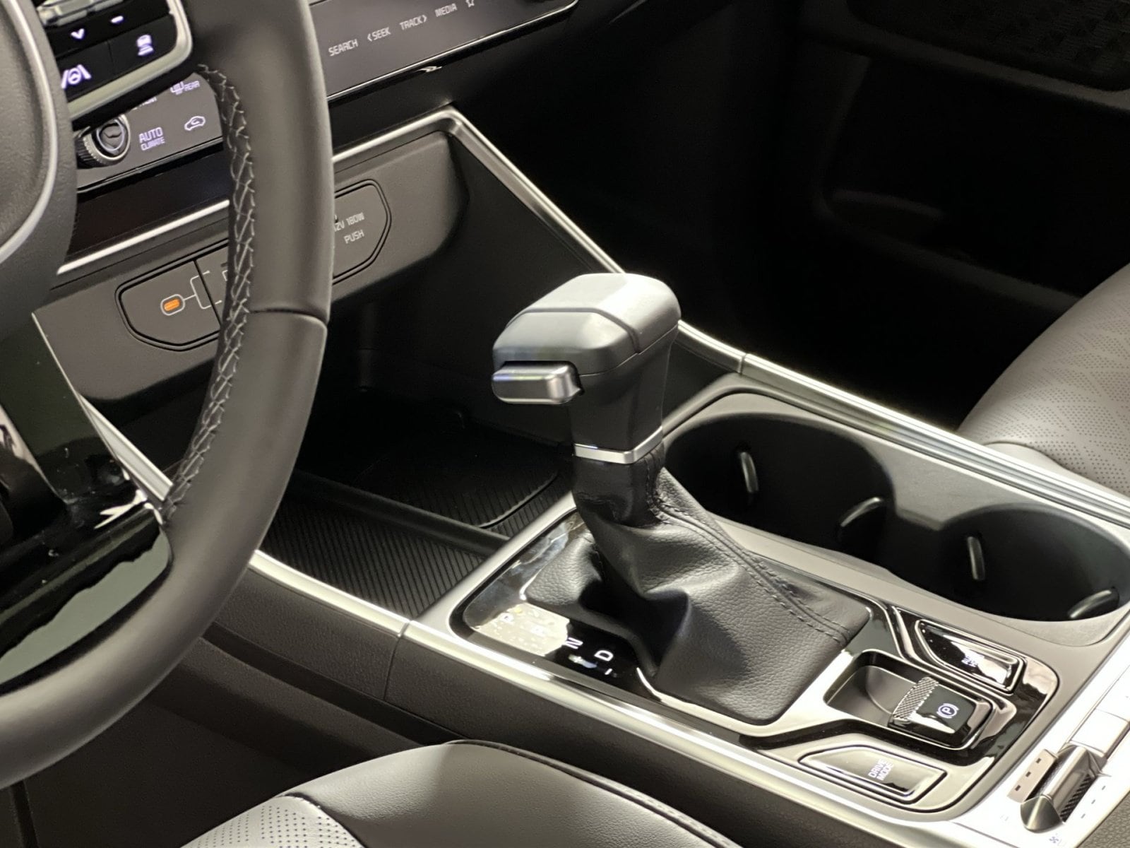 2026 Kia Carnival SX - Photo 20