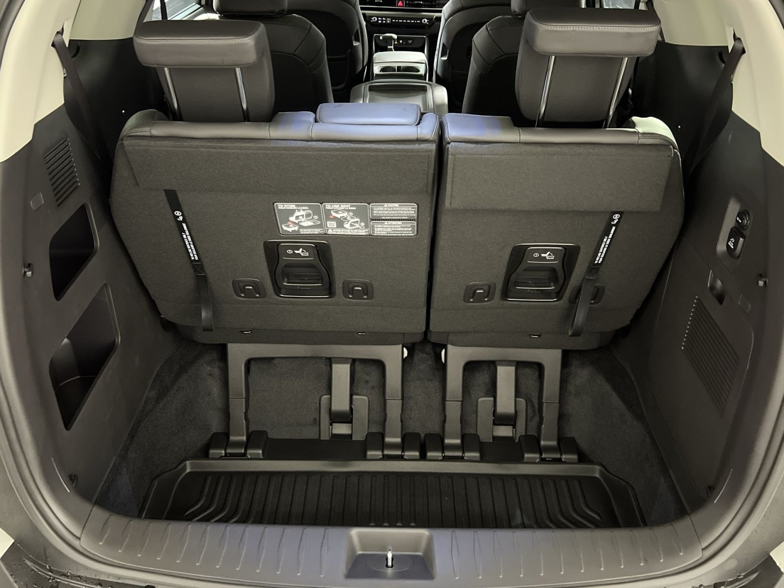 2026 Kia Carnival SX - Photo 25