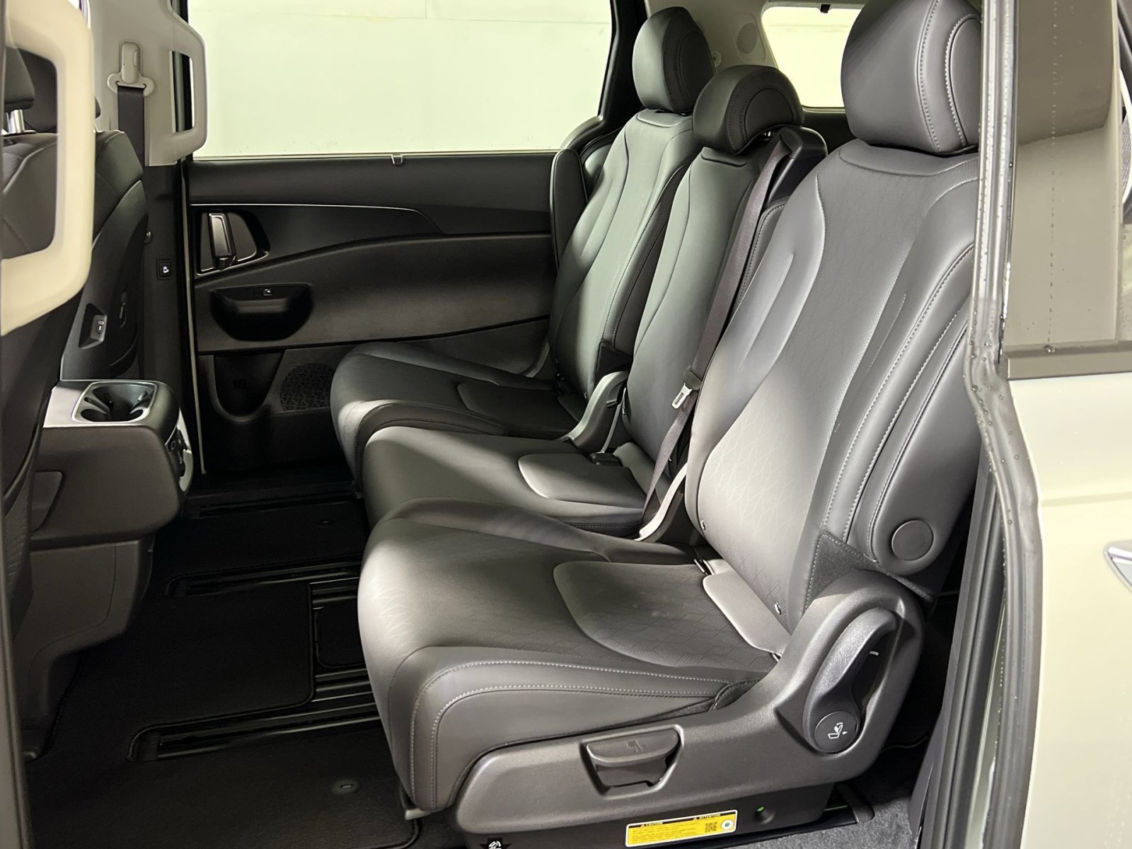 2026 Kia Carnival SX - Photo 23