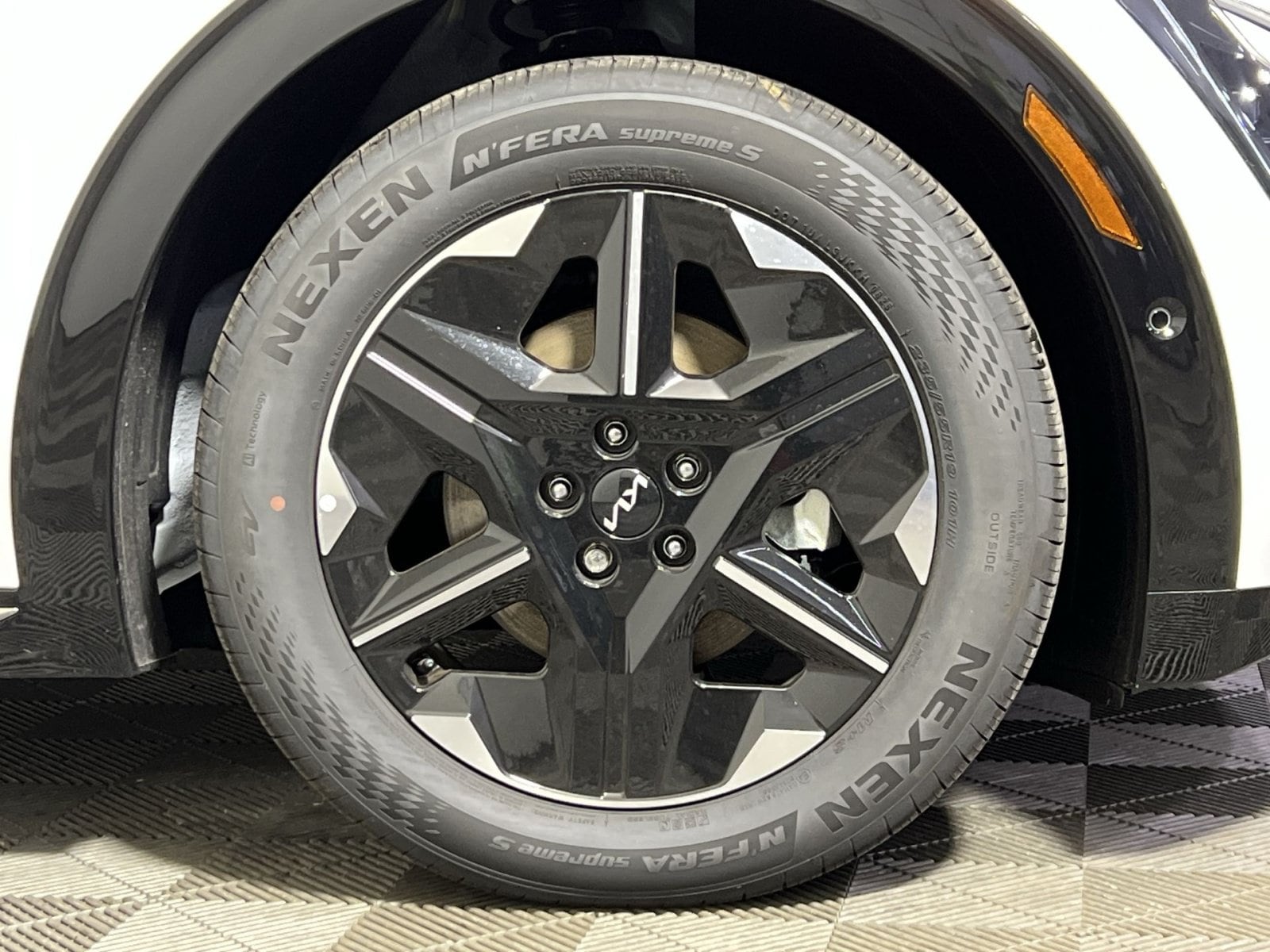2025 Kia EV6 Wind - Photo 10