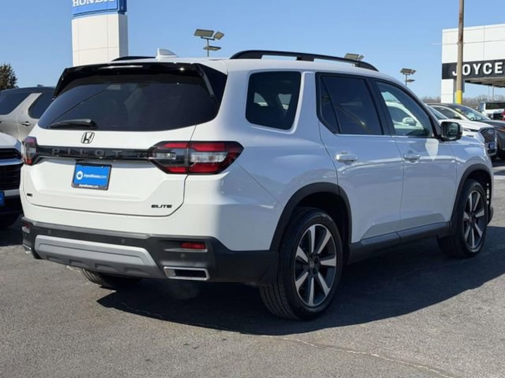 Used 2023 Honda Pilot Elite SUV