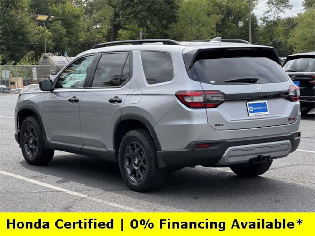 Used 2025 Honda Pilot TrailSport SUV