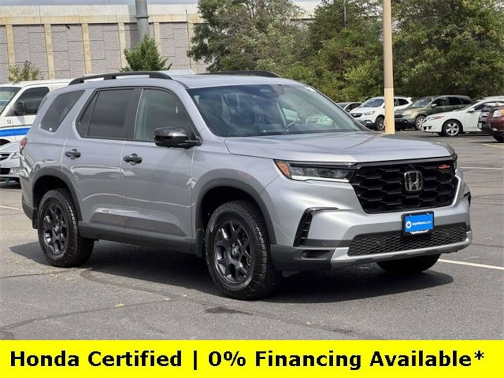 Used 2025 Honda Pilot TrailSport SUV