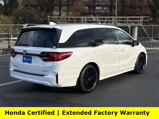 2025 Honda Odyssey photo 2