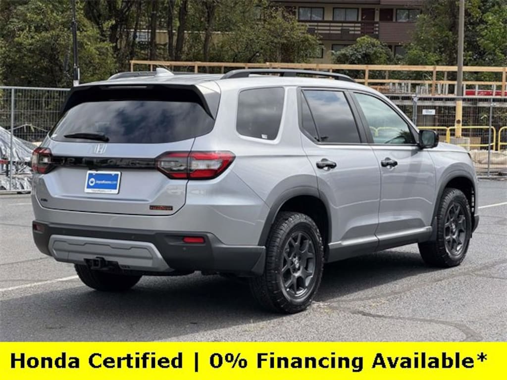 Used 2025 Honda Pilot TrailSport SUV