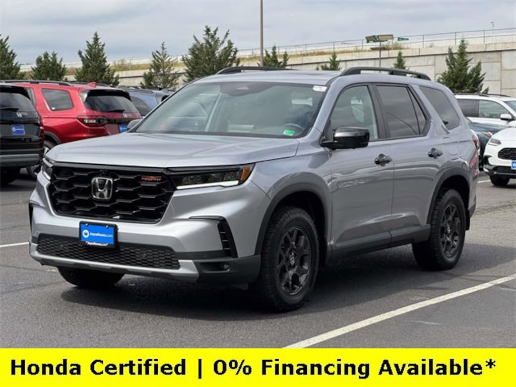 Used 2025 Honda Pilot TrailSport SUV