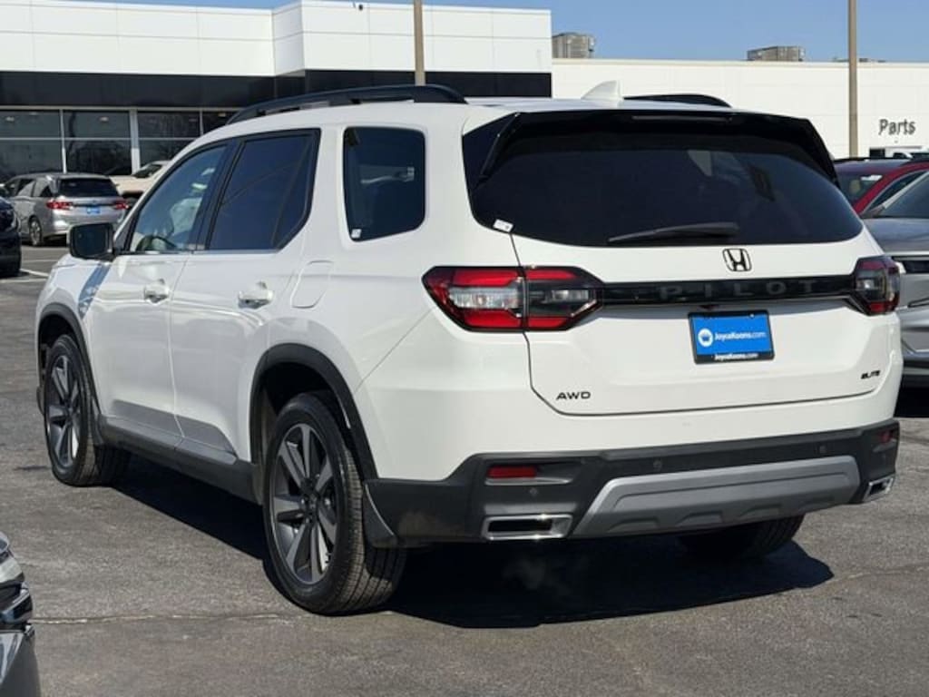Used 2023 Honda Pilot Elite SUV