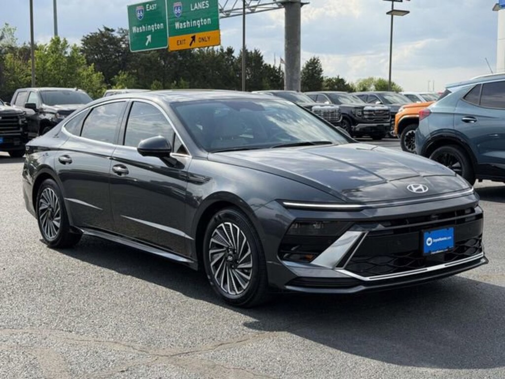 Used 2025 Hyundai Sonata Hybrid Limited Sedan