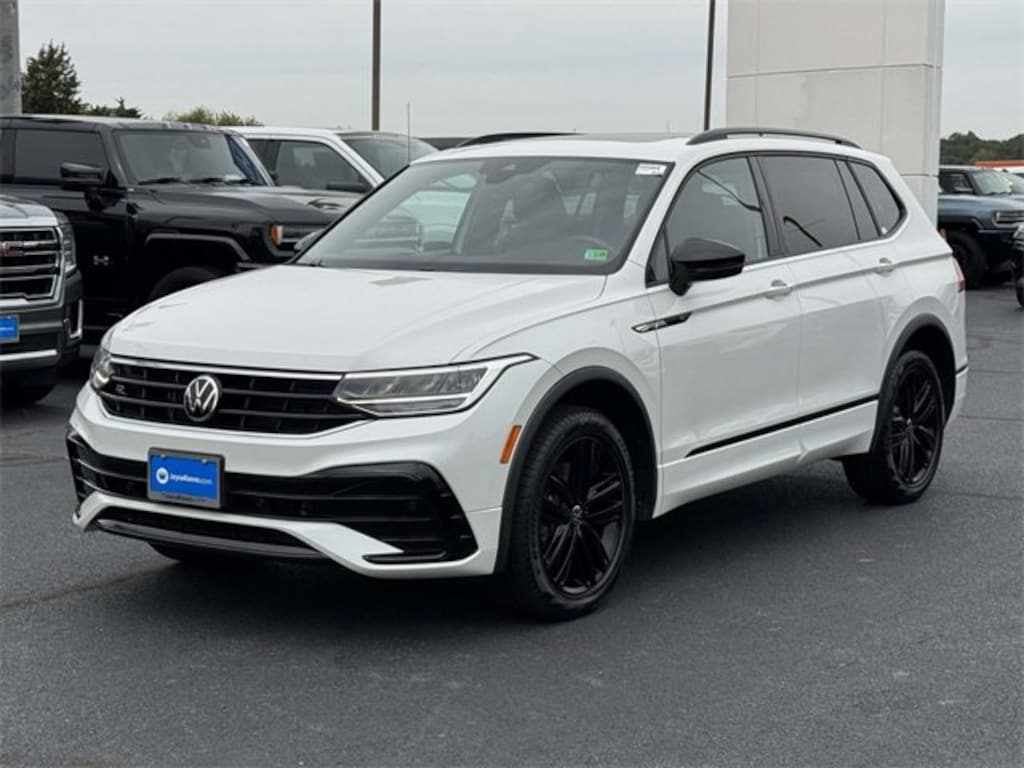 Used 2022 Volkswagen Tiguan SE R-Line Black SUV