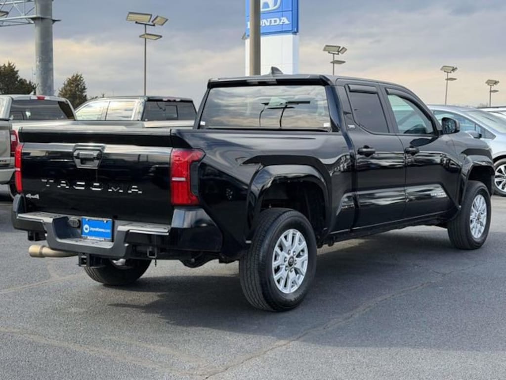 Used 2024 Toyota Tacoma 4WD SR5 Truck Double Cab