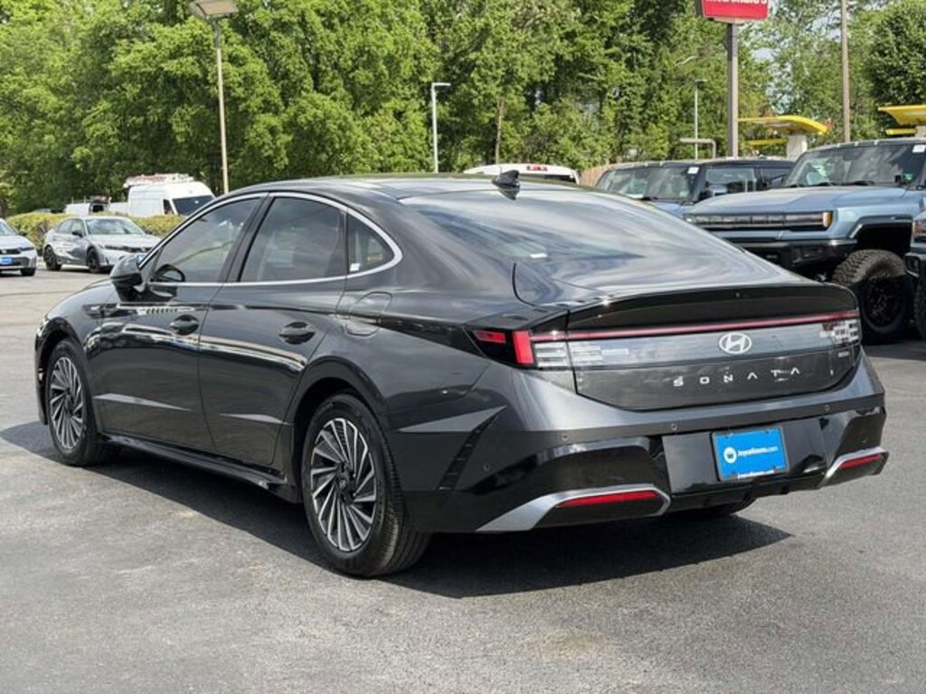 Used 2025 Hyundai Sonata Hybrid Limited Sedan