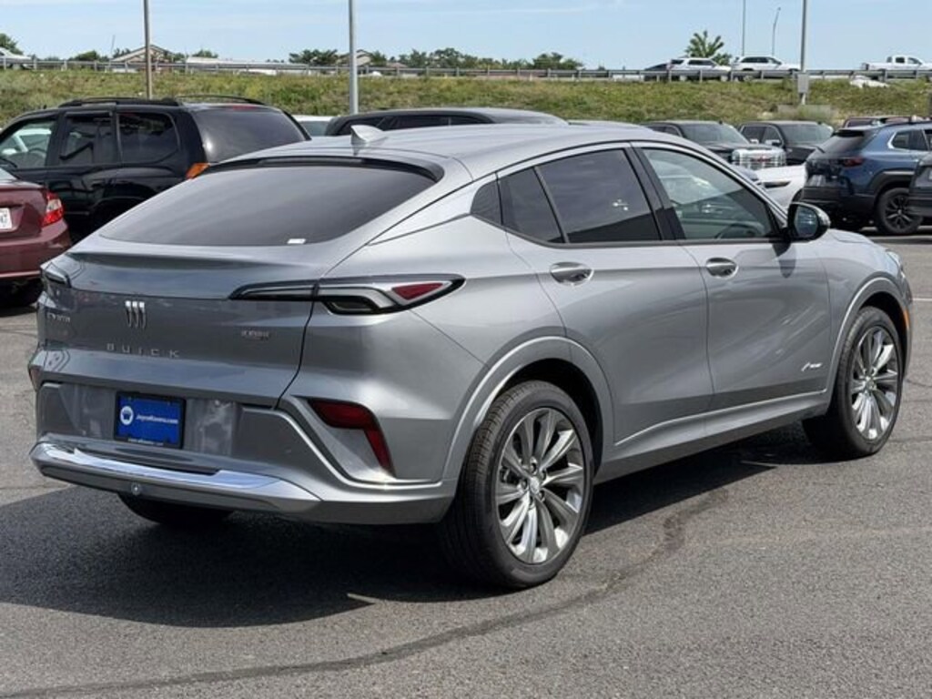 New 2026 Buick Envista Avenir SUV
